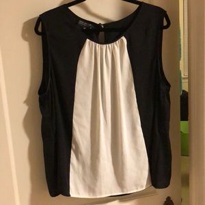 Jones New York Black and White Sleeveless Top